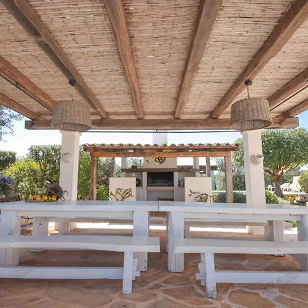 Td Trulli Di Montaltino With Stunning Huge Pool Hébergement de vacances *